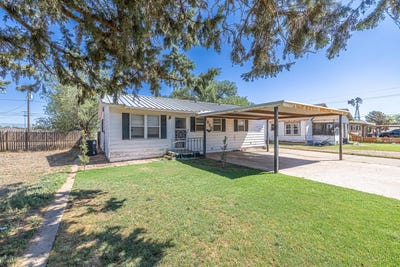 /international/us/1030-w-dickens-street-slaton-tx-110108362375/