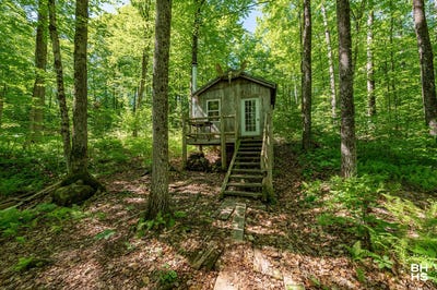 /international/us/166-lower-pond-way-elizabethtown-ny-110108737176/