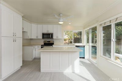 /international/us/17562-manchester-ave-irvine-ca-110110373046/