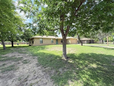 /international/us/404-mack-hollimon-dr-kerrville-tx-110108548421/