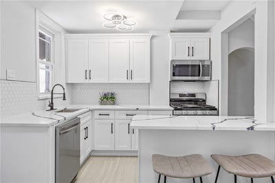 /international/us/1588-lincoln-place-brooklyn-ny-110098978049/