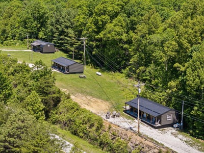 /international/us/8086-8222-8225-hwy-15-pine-ridge-ky-110107551770/