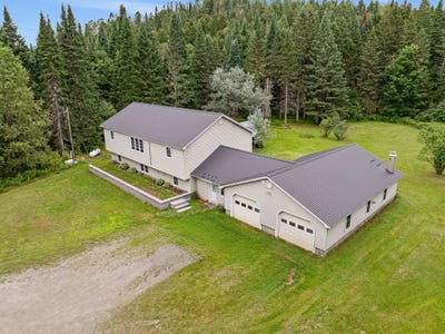 /international/us/29-pine-tree-circle-pittsburg-nh-110120087192/