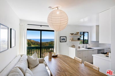 /international/us/29239-heathercliff-rd-malibu-ca-110108452336/