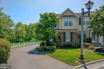 /international/us/3301-maplevale-circle-newtown-square-pa-110108362391/
