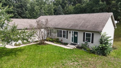 /international/us/469-country-meadows-drive-ne-comstock-park-mi-110110220275/