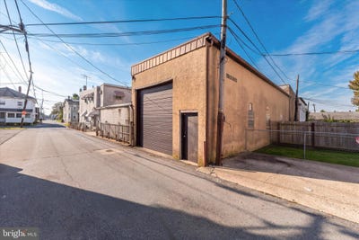 /international/us/936-maiden-lane-marcus-hook-pa-110120412305/