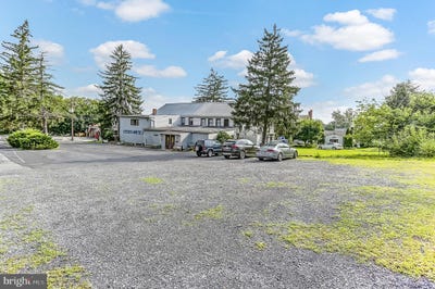 /international/us/5-w-pine-street-mount-holly-springs-pa-110089492302/