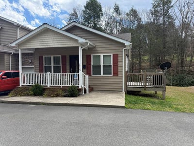 /international/us/111-elizabeth-ct-crab-orchard-wv-110107079612/