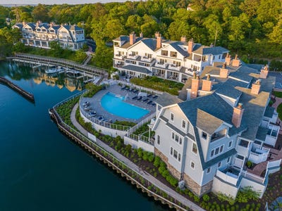 /international/us/17-old-boathouse-lane-south-hampton-bays-ny-110100631378/
