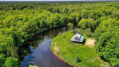 /international/us/4403-n-river-gulliver-mi-110100612816/