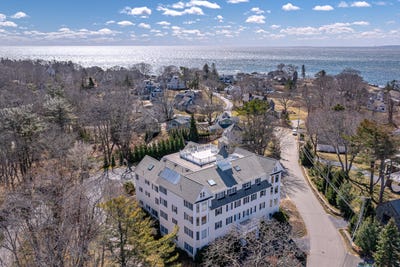/international/us/8-arlington-avenue-kennebunkport-me-110098978737/