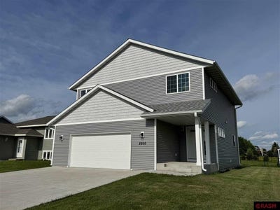 /international/us/2200-anchorage-drive-north-mankato-mn-110100915933/