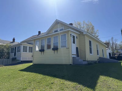 /international/us/1083-main-street-bennington-vt-110107698903/