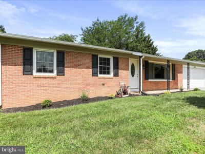 /international/us/10836-oak-valley-drive-hagerstown-md-110100878979/