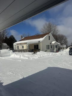 /international/us/203-w-avenue-d-newberry-mi-110105981687/