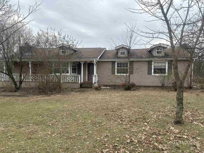 /international/us/1013-elm-street-coal-hill-ar-110097332885/