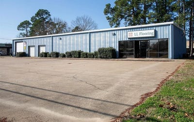 /international/us/3216-w-gentry-parkway-tyler-tx-110097221598/