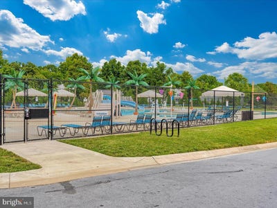 /international/us/19810-greenside-terrace-montgomery-village-md-110101101676/