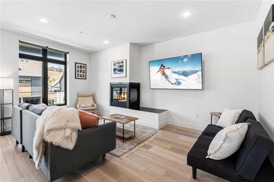 /international/us/930-blue-river-parkway-silverthorne-co-110107655403/