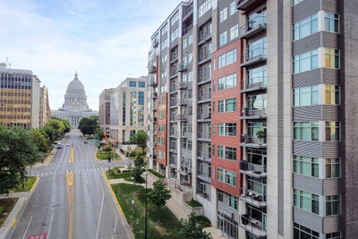 /international/us/309-w-washington-avenue-madison-wi-110099802139/