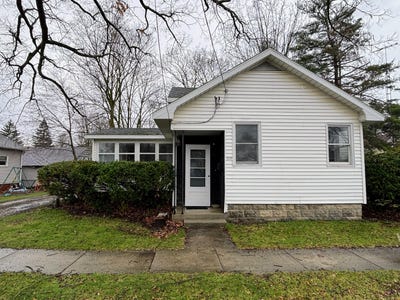 /international/us/320-s-east-street-morenci-mi-110108568038/
