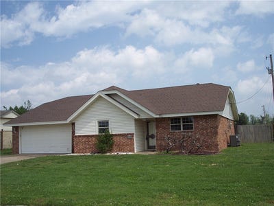 /international/us/1538-s-heritage-circle-rogers-ar-110107604789/