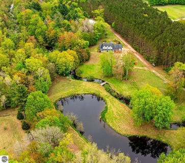 /international/us/11050-thirteen-mile-road-bear-lake-mi-110100881439/?lang=zh-cn