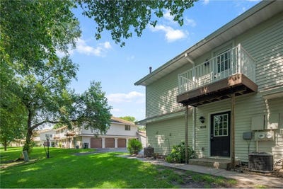 /international/us/2531-brookdale-lane-brooklyn-park-mn-110101260359/