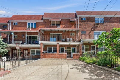 /international/us/72-41-52-avenue-maspeth-ny-110108693596/