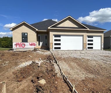 /international/us/1910-owen-drive-pleasant-hill-mo-110107881178/