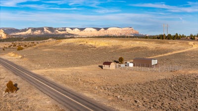 /international/us/68-acres-n-johns-valley-rd-bryce-ut-110106523362/
