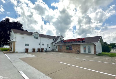 /international/us/705-west-street-grinnell-ia-110101312629/?lang=en