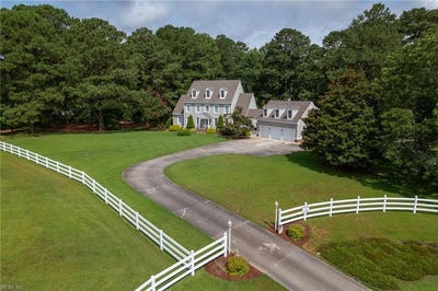 /international/us/15397-holly-drive-smithfield-va-110101038820/