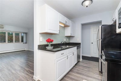 /international/us/4351-parklawn-avenue-edina-mn-110103075757/