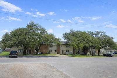 /international/us/300-childress-dr-sw-rockdale-tx-110106493858/