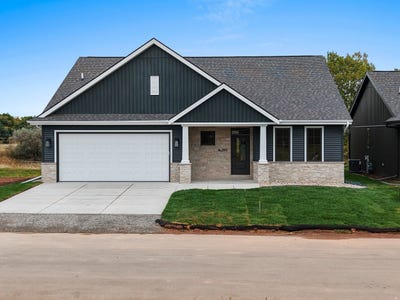 /international/us/393-farmhouse-lane-combined-locks-wi-110102166362/