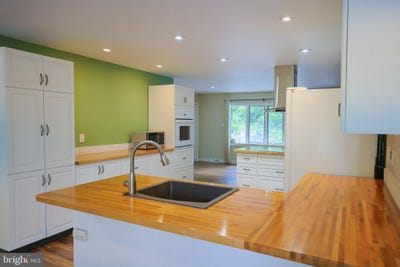 /international/us/175-mountain-heights-road-front-royal-va-110100089432/