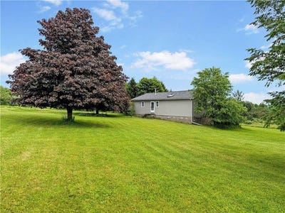 /international/us/2179-williams-road-rathbone-ny-110108959125/