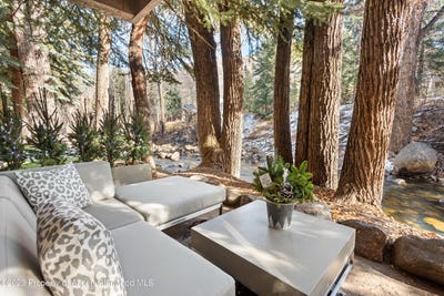 /international/us/1034-e-cooper-avenue-aspen-co-110088636372/