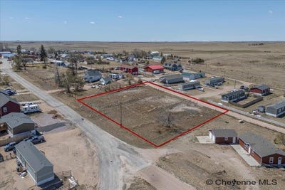 /international/us/n-main-st-burns-wy-110107456268/