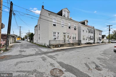 /international/us/131-n-cedar-street-york-pa-110108070586/