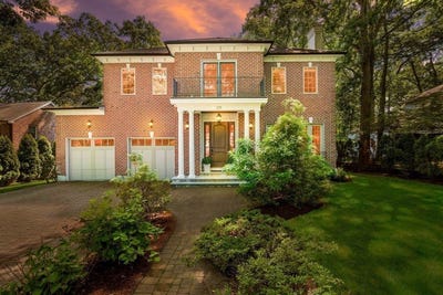 /international/us/129-rangeley-rd-brookline-ma-110108664511/