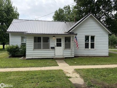 /international/us/615-woodlawn-street-traer-ia-110108689096/