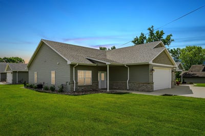 /international/us/304-s-chestnut-street-edgewood-ia-110108904960/