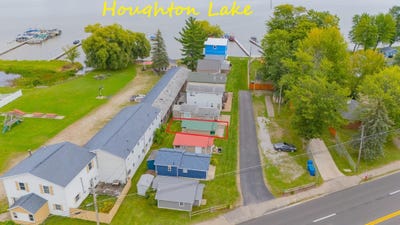 /international/us/6482-w-houghton-lake-drive-houghton-lake-mi-110107965078/
