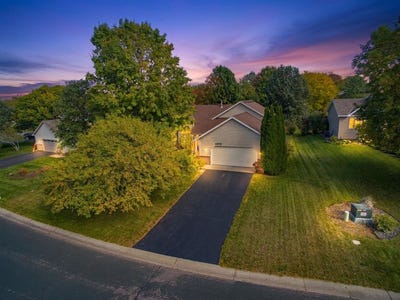 /international/us/4670-manor-drive-eagan-mn-110120411449/
