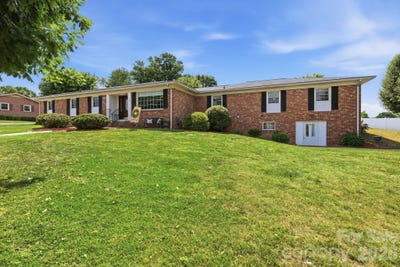 /international/us/912-briggs-street-nw-valdese-nc-110108096117/
