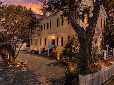 /international/us/346-high-street-newburyport-ma-110107680695/