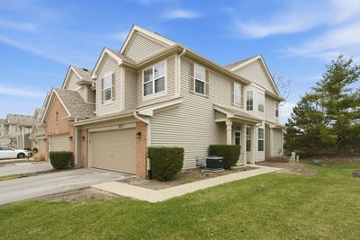 /international/us/2021-cypress-court-glendale-heights-il-110108171269/